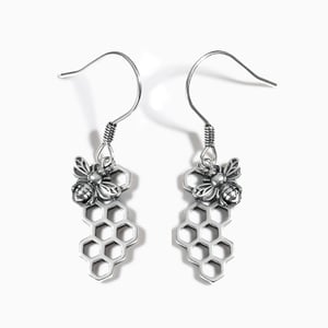 Jeulia "Bee on the Honeycomb" Sterling Silver Earrings