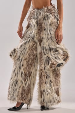 AKIRA Particular Taste Faux Fur Cargo Pants | Size XL