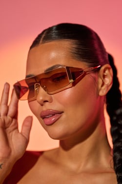 AKIRA Vixen Sunglasses | Brown