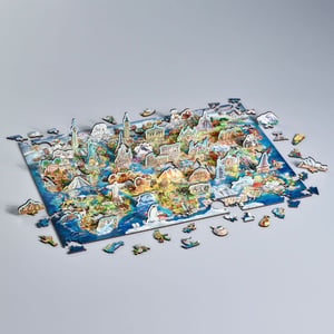 Wonderful World Map ith 36 Stand-Up Pieces