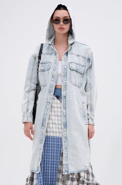 AKIRA Zoey Hooded Denim Jacket | Light Blue | Size XL