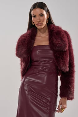 AKIRA Cadence Faux Fur | Burgundy | Size 1X