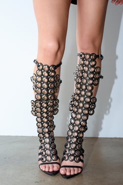 AKIRA Azalea Wang Ellinor Grommet Detail Gladiator Sandal | Black | Size 11