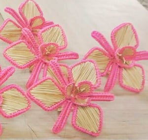 Orchid Handwoven Iraca Napkin Ring - Natural Palm with Color Accents / Soft Pink