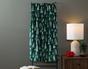 QE Home Holiday Fleece Throw in Festive Fir, Seasonal, Green