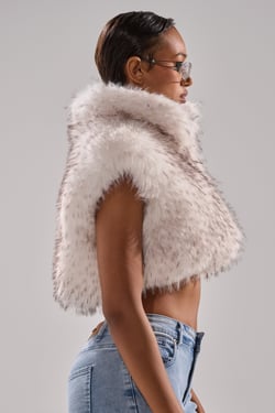 AKIRA Coco Cropped Fur Vest Multi | White | Size 1X
