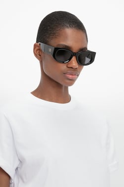 Victoria Beckham Monogram Detail Sunglasses In Black - Onesize - Womens