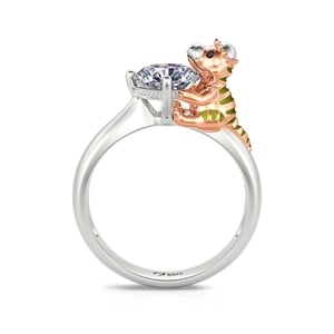Jeulia Hug Me "Clever Dinosaur" Pachycephalosaurus Round Cut Sterling Silver Ring