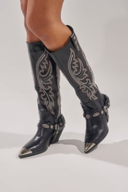 AKIRA Azalea Wang Gervase PU Silver Hardware Western Boot | Black | Size 10