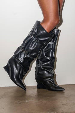 AKIRA Azalea Wang Kullervo Clasp Detail Wedge Boot | Black Silver | Size 11