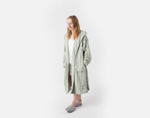 QE Home Mini Bubble Hooded Bathrobe in Sage, Textured, Green, Large