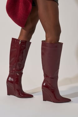 AKIRA Azalea Wang Amaadis Wedge Knee High Boot | Burgundy | Size 9