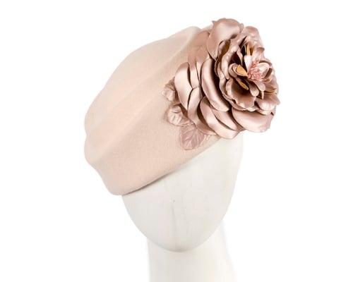 Large nude felt beret with leather flower