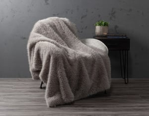 QE Home Arctic Fox Faux Fur Throw in Grey