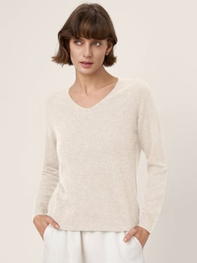 Premium Cashmere Blend Hand-Finished Seamless V-Neck Sweater SURI - Optic White / L