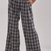 AKIRA Jane Plaid Trouser Pants | Size Medium
