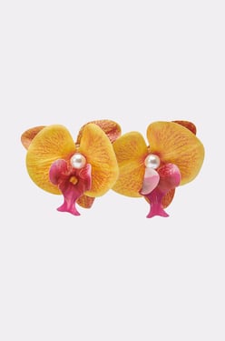 AKIRA New Season Earrings