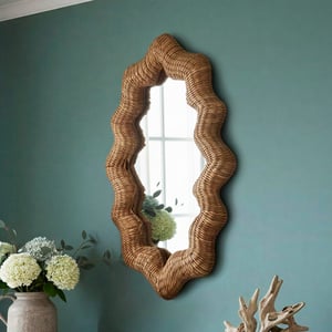 Wiggle mirror in lily grass