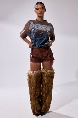 AKIRA Nicolette Faux Leather Short Pants | Brown | Size XL