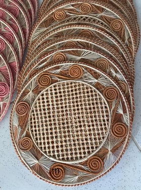Caracol Handwoven Iraca Placemat - Natural Palm with Color Accents / Tan
