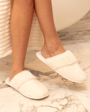 Cream Plush Slipper - L(7/8)