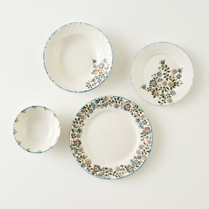 Vintage 24 Piece Porcelain Dinnerware Set
