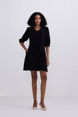 Short Dress with a Waist-tie in Black - Black / M