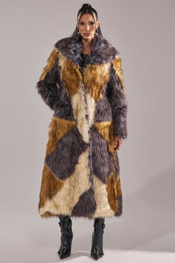 AKIRA Notre Dame Faux Fur Coat | Size XL