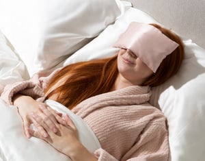 QE Home Mulberry Silk Eye Pillow in Blush, Pink