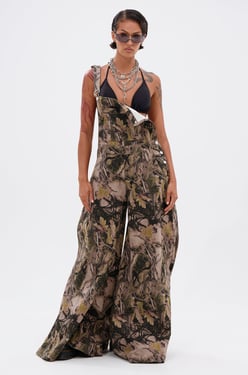 AKIRA Carmine Camo Oversized Overalls | Size Medium