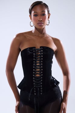 AKIRA Smooth Transition Lace Up Corset Top | Black | Size 1X