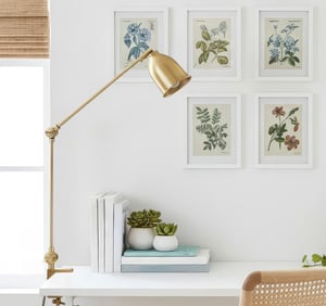 Gripster articulated desk light in brass