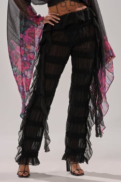 AKIRA Dancing Queen Ruffle Pants | Black | Size XL