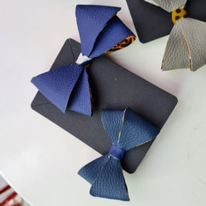 Pack of 2 Bows in Leatherette and African Print