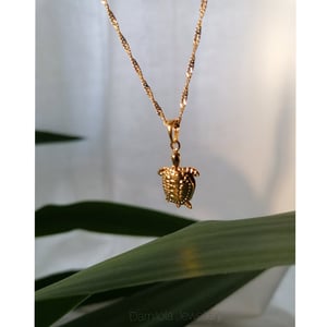 The Lucky Turtle Necklace - 18k Gold Plated
