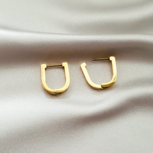 Naomi Hoop Earrings