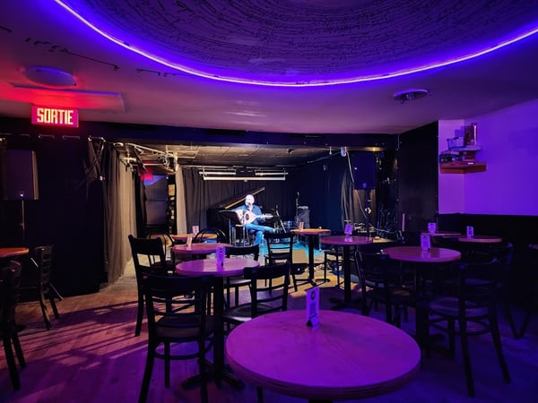 Cafe Resonance
