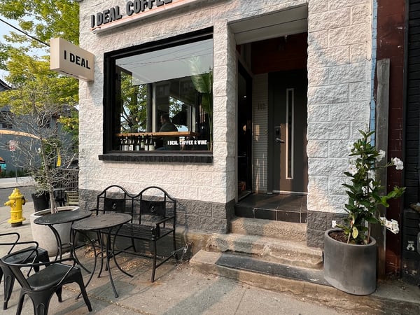 I Deal Coffee & Wine