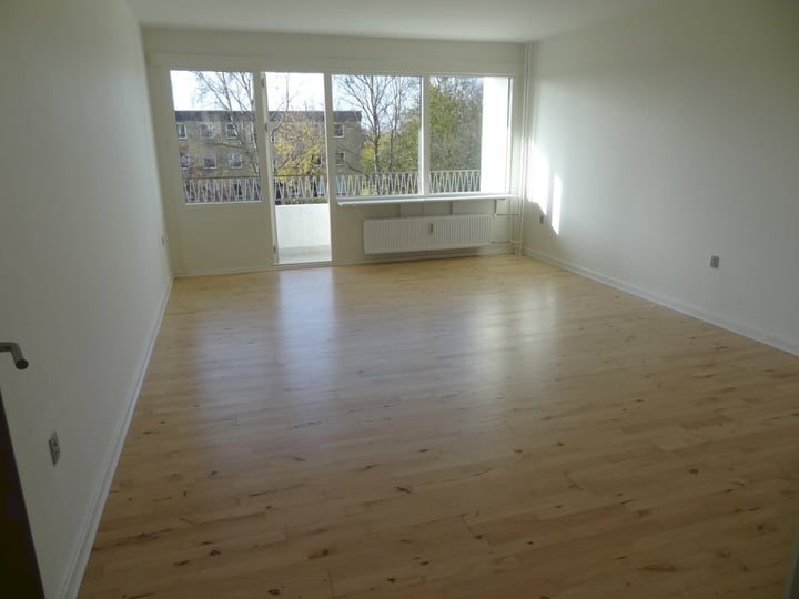Lys lejlighed med altan og moderniseret køkken - Falkevej, Viborg - 2