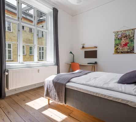 room Single room in a classic apartment on Vester Voldgade