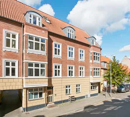 apartment 4 værelses lejlighed på 88m2 med altan