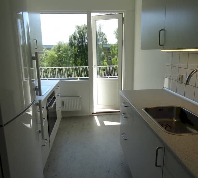 apartment Bright apartment with balcony and modern kitchen close to the city center