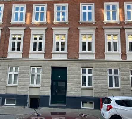 apartment Lys 2-værelses lejlighed nær Aalborg Banegård