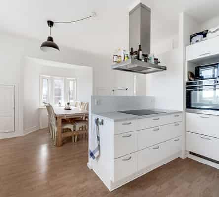 apartment Lyse 4-værelses lejlighed med altan i Hjørring