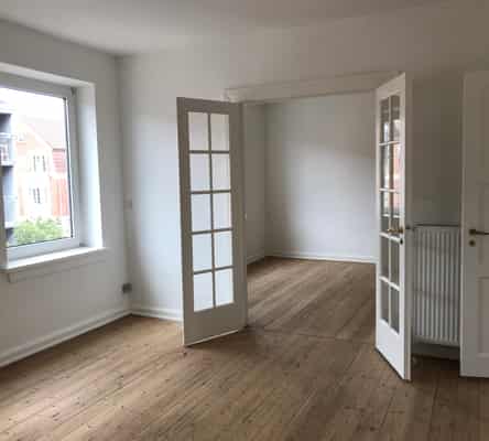 apartment Bright share-friendly rental close to the harbor and city center