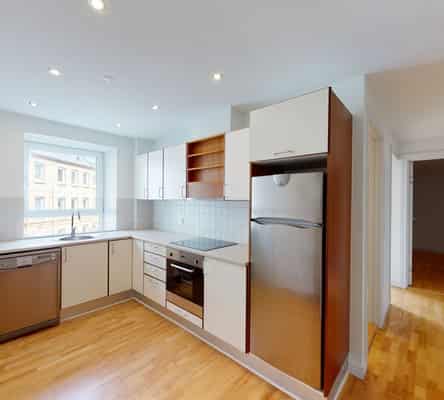 apartment Bright 3-room apartment close to green areas