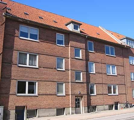 apartment Bright 2-room basement apartment by the Odense River