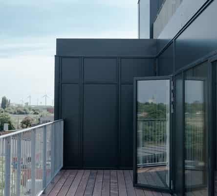 apartment Unique home near the city center with a private roof terrace!