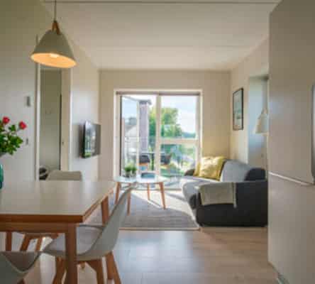 apartment Møbleret og moderne 2-værelses med altan