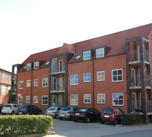 apartment Centralt beliggende 2-værelses lejlighed med altan